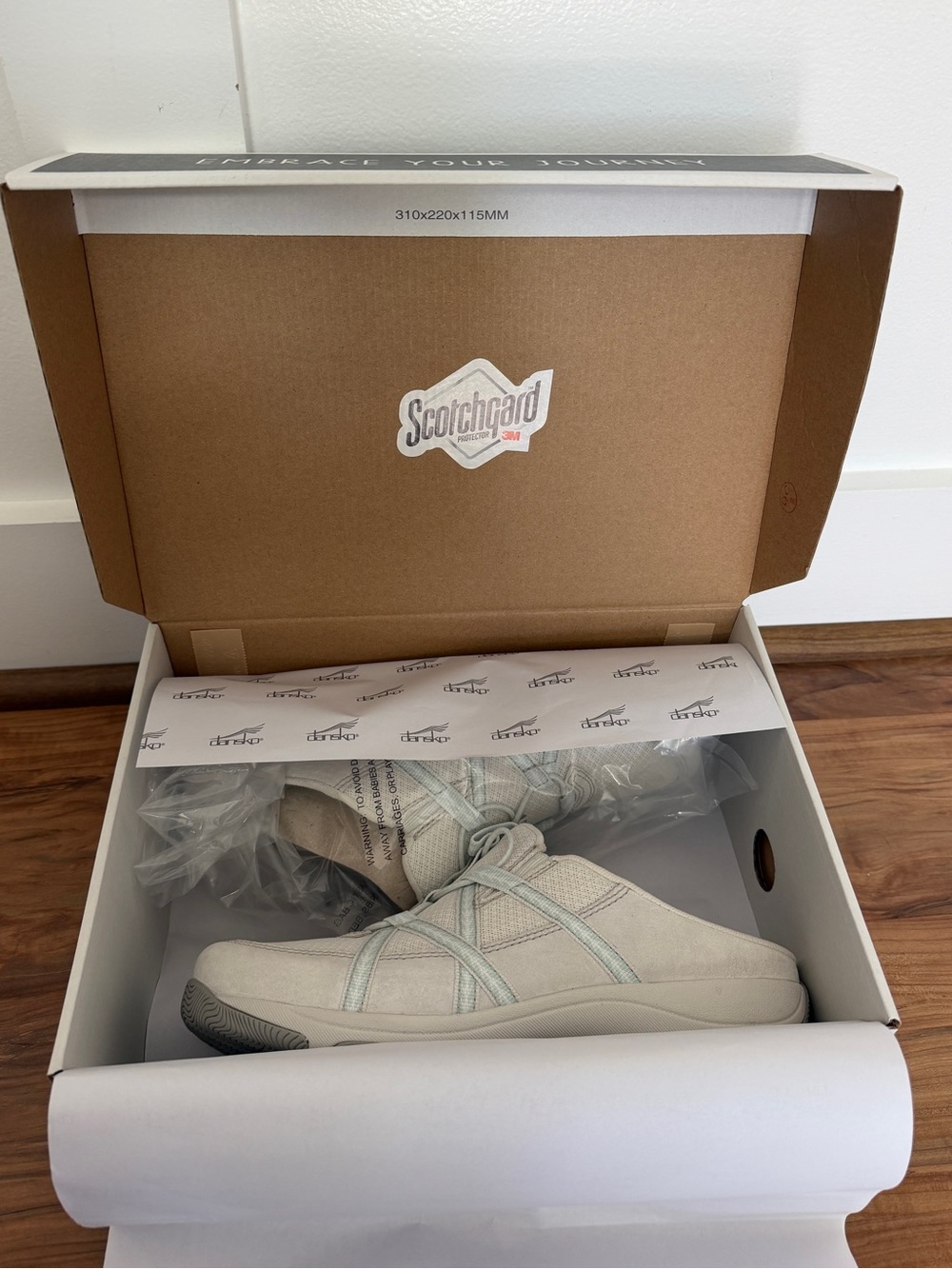 NEW Dansko Hayleigh Suede Mule Sneaker in Ecru - size 40 - Picture 4 of 4